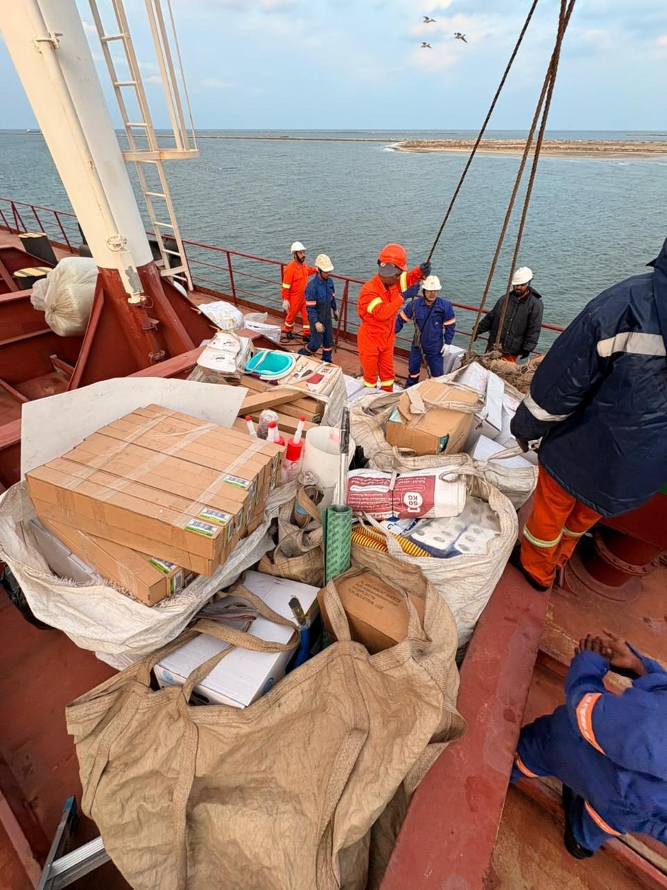 Crane and cargo handling across Egyptian ports